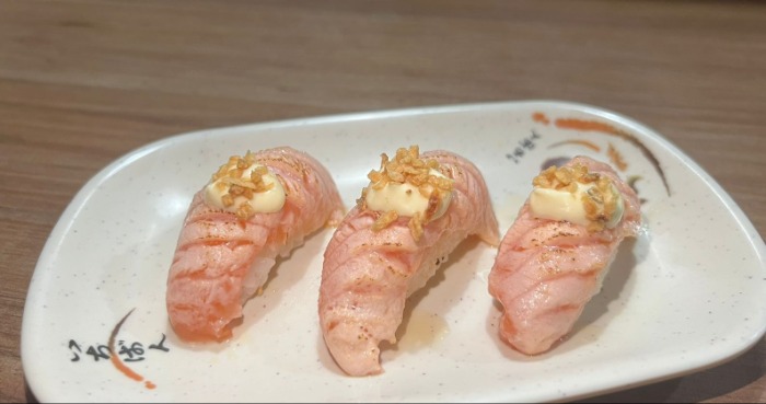 Niguiri maçaricado com manteiga de garrafa.jpg